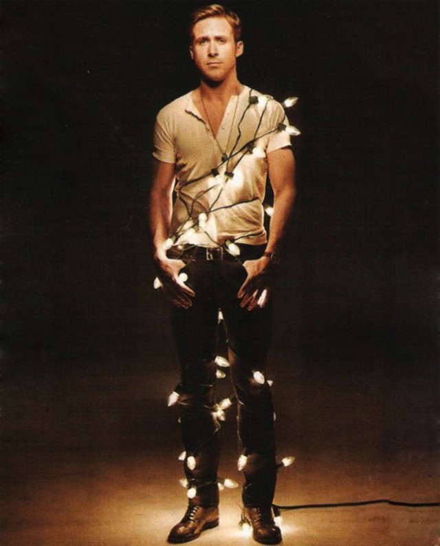 ryan-gosling-christmas-lights-640x793.jpg